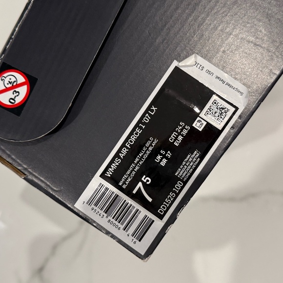 Nike White Athletic Shoes - Picture 2 of 2